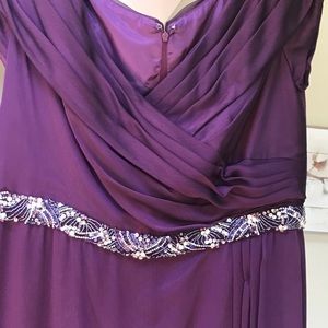 Mother of the groom/bride formal dress.